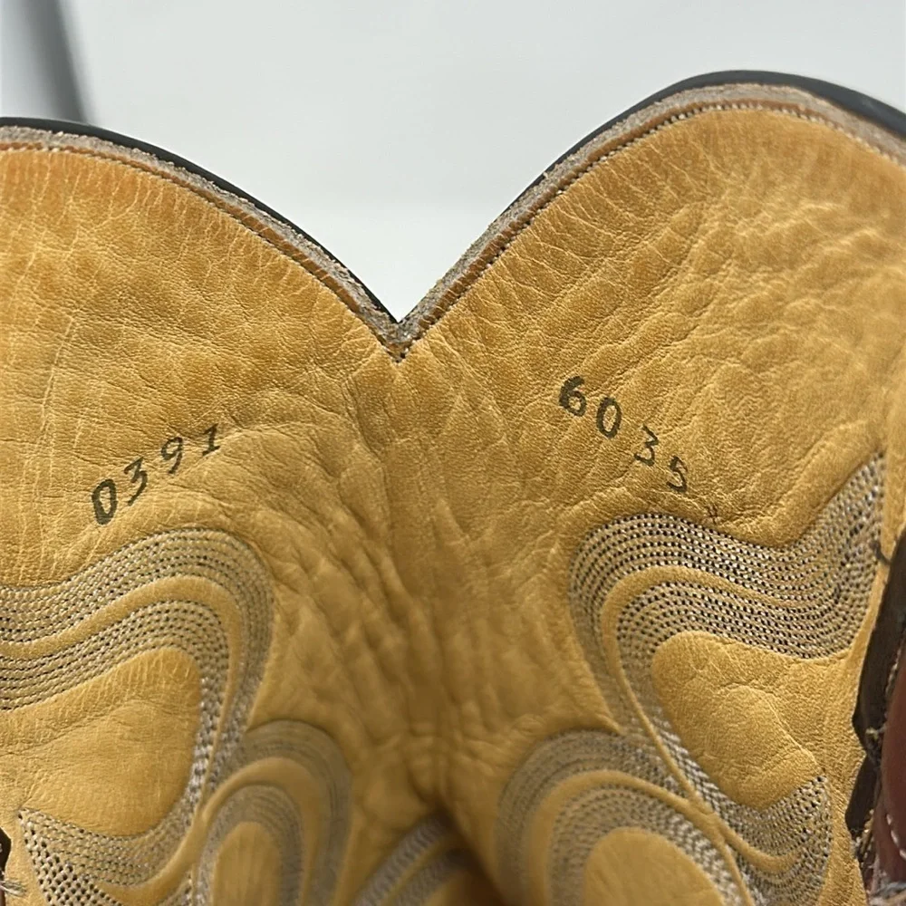 Men’s boots size 9